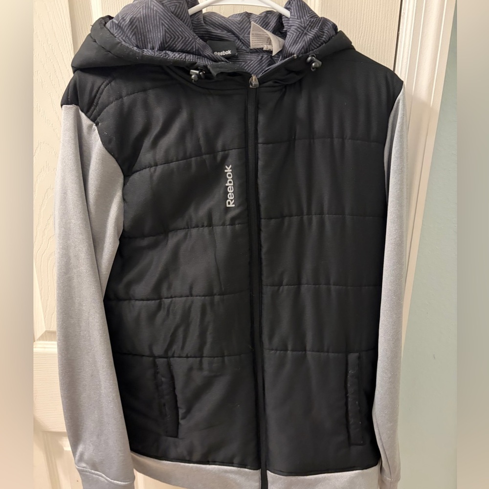 Men’s size small Reebok puffer jacket black/gray